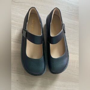 NWT Alegria Paloma blue size 39